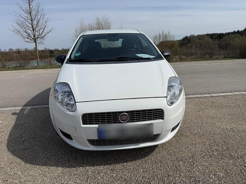 Gebraucht Fiat Punto 69 PS (50 kW) 2011 Weiß Kleinwagen