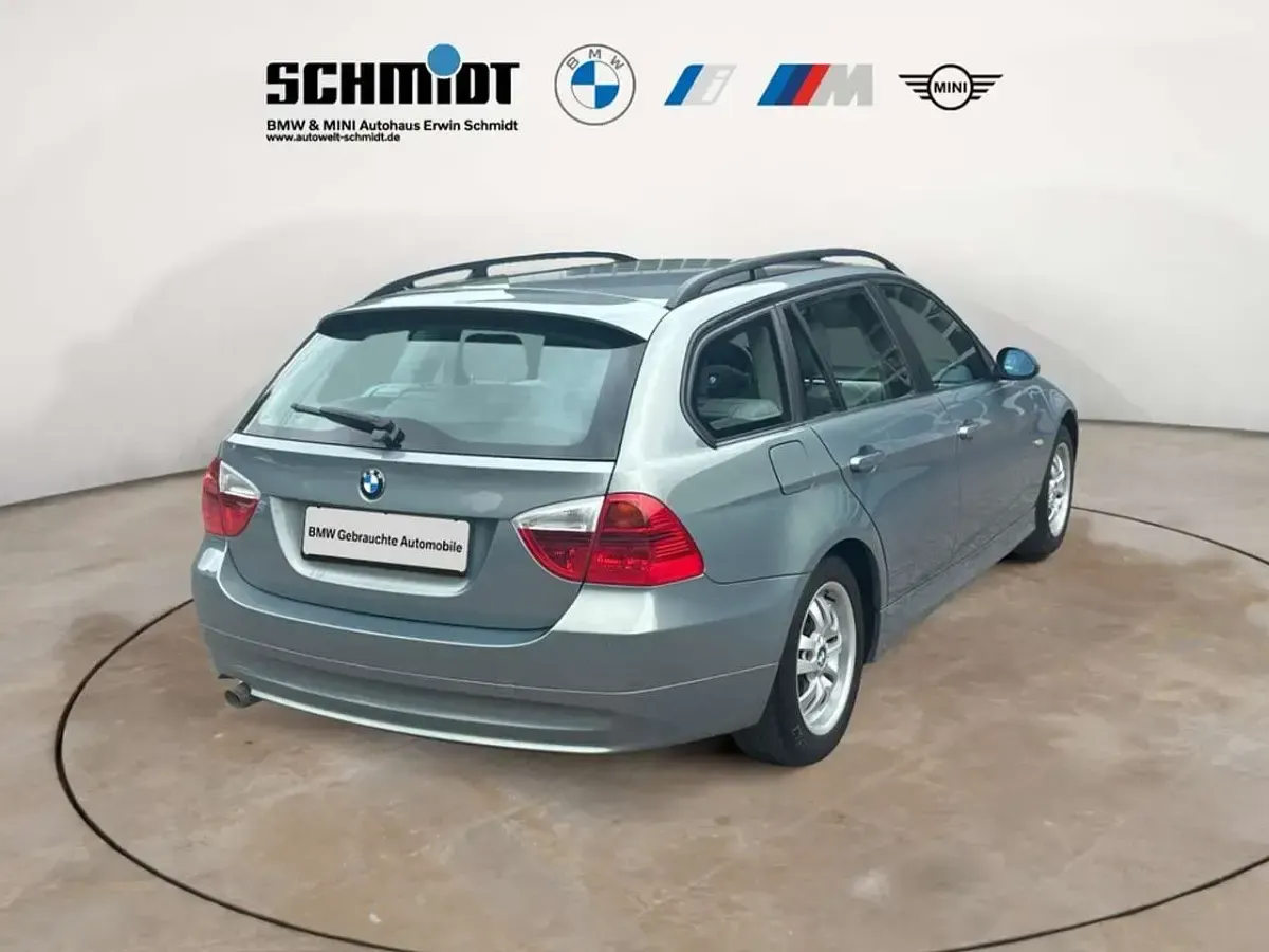 Gebraucht BMW 320 163 PS (119 kW) 2005 Arktis metallic Kombi
