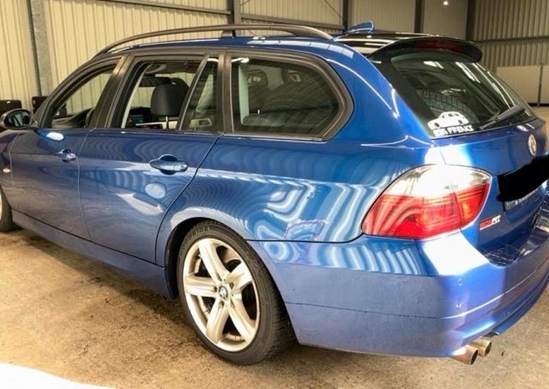 Gebraucht BMW 325 Advantage 218 PS (160 kW) 2007 Blau Kombi