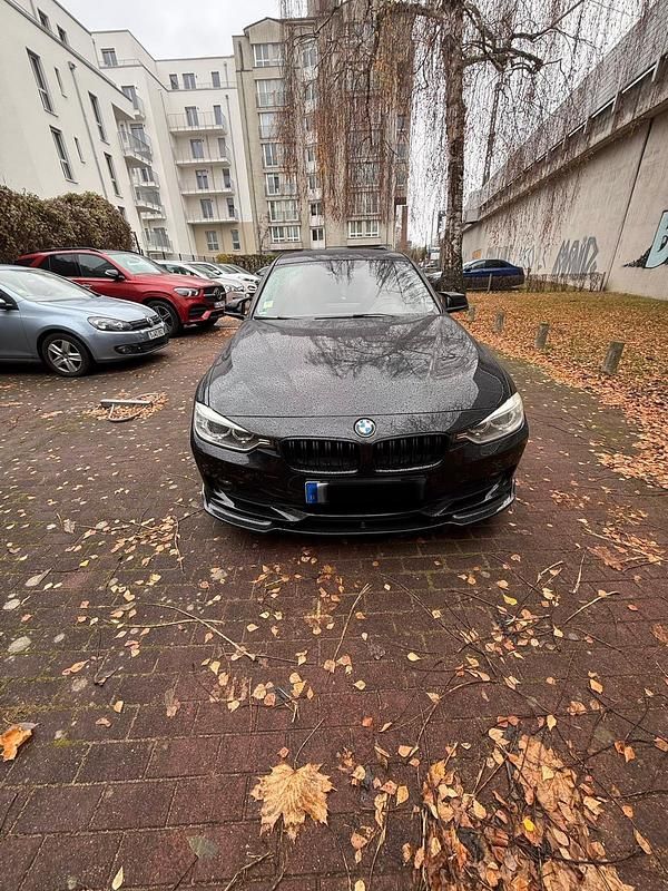 Schwarz Gebraucht 2014 BMW 318 Limousine | 12.900 € (Fairer Preis) - Bild 1/4
