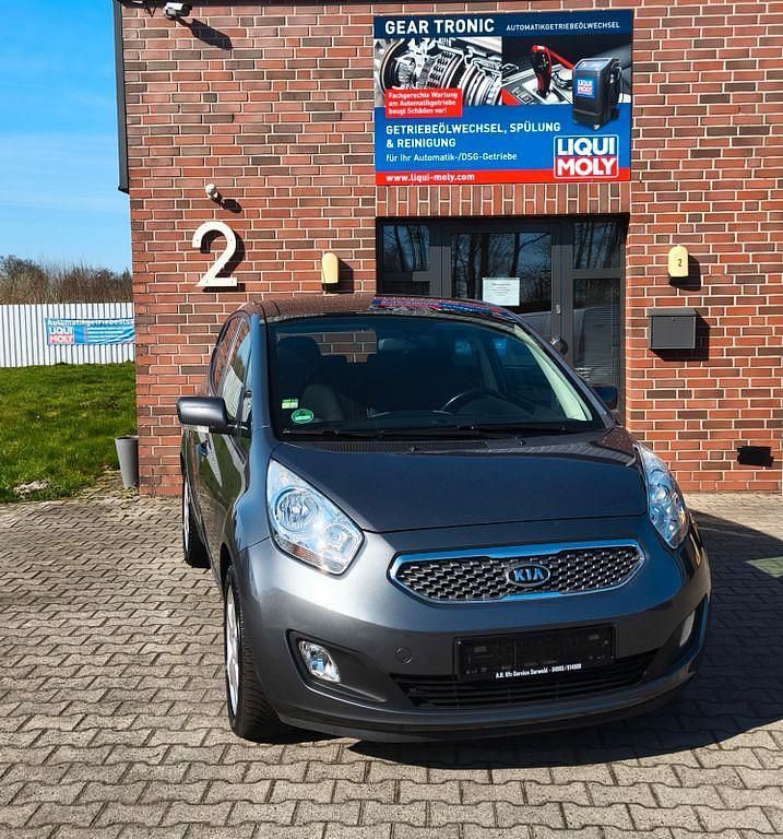 Gebraucht Kia Venga 90 PS (66 kW) 2011 Grau Kleinwagen