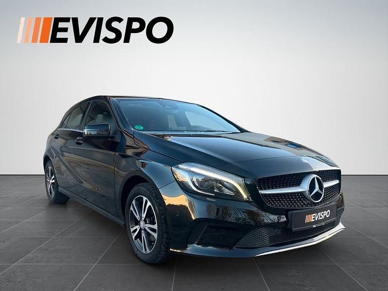 Schwarz Gebraucht 2015 Mercedes A180 Business Limousine | 12.880 € (Fairer Preis) - Bild 1/4