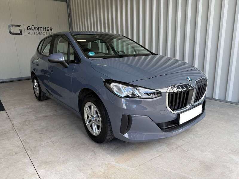 Sparkling kupfergrau metallic Gebraucht 2023 BMW 216 Van / Kleinbus | 24.750 € (Fairer Preis) - Bild 1/4