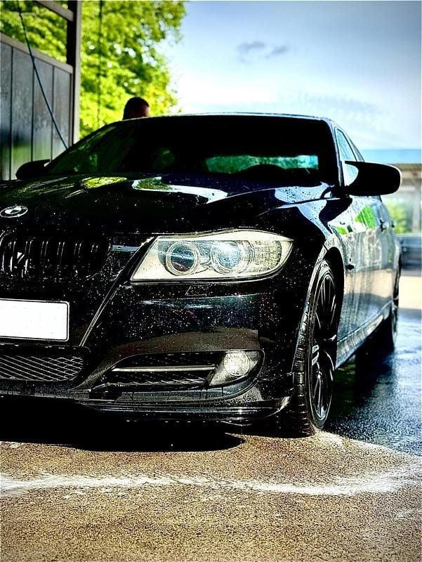 Gebraucht BMW 318 143 PS (105 kW) 2009 Schwarz Limousine