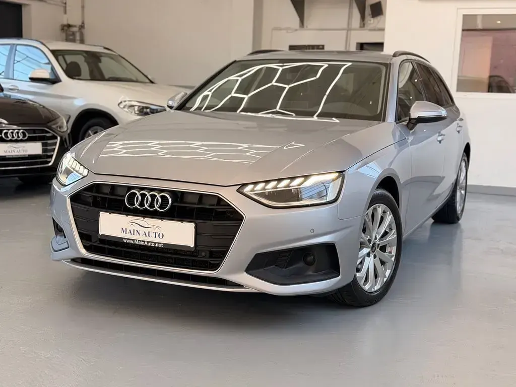 Gebraucht Audi A4 Sport 163 PS (119 kW) 2023 Silber Limousine