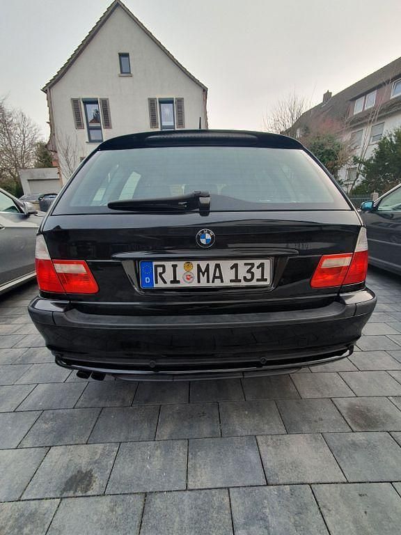 Gebraucht BMW 320 170 PS (125 kW) 2005 Schwarz Kombi