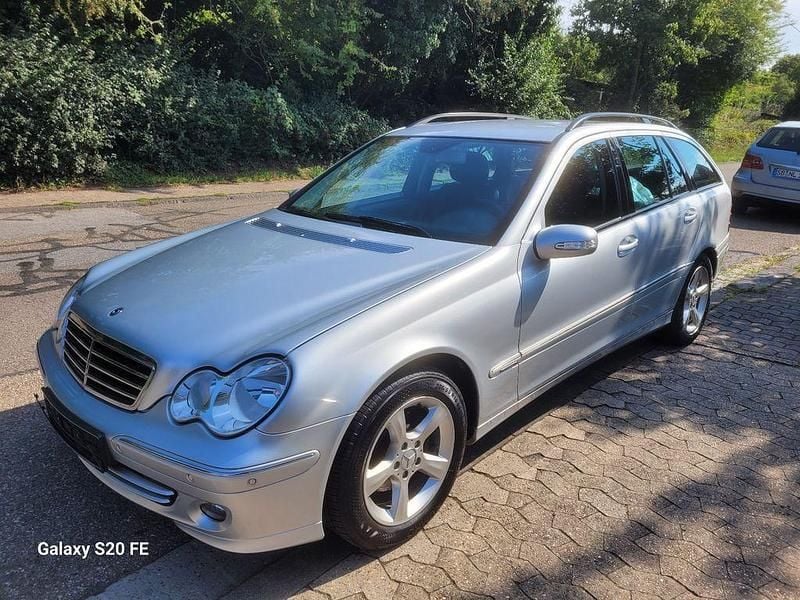 Silber Gebraucht 2006 Mercedes C220 Limousine | 4.990 € (Fairer Preis) - Bild 1/4
