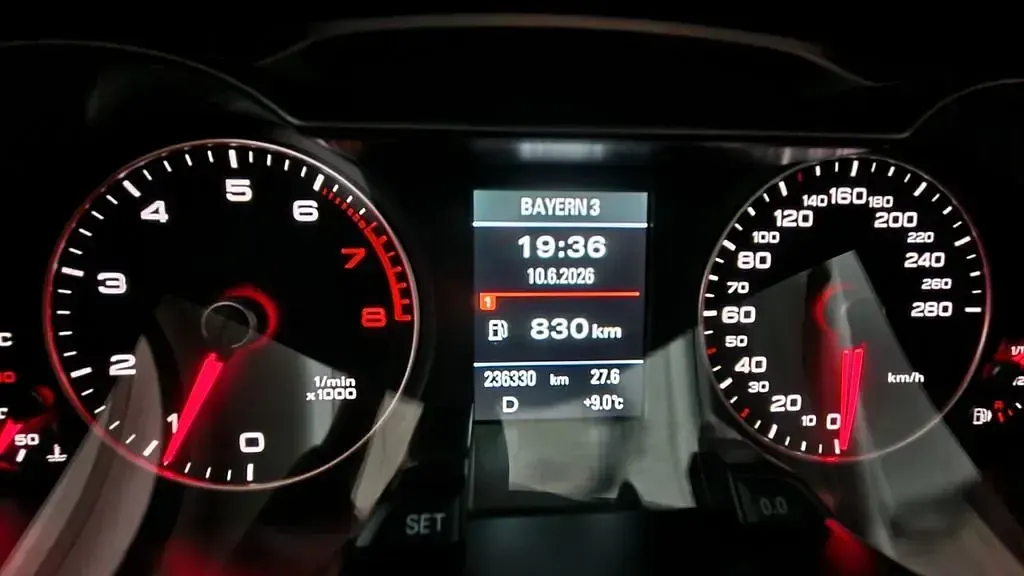 Gebraucht Audi A4 170 PS (125 kW) 2014 Blau Kombi