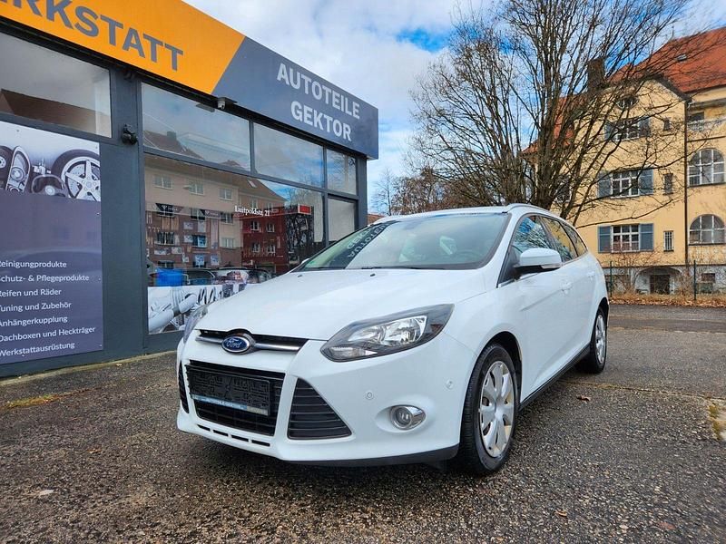 Gebraucht Ford Focus Titanium 125 PS (91 kW) 2014 Weiß Kombi