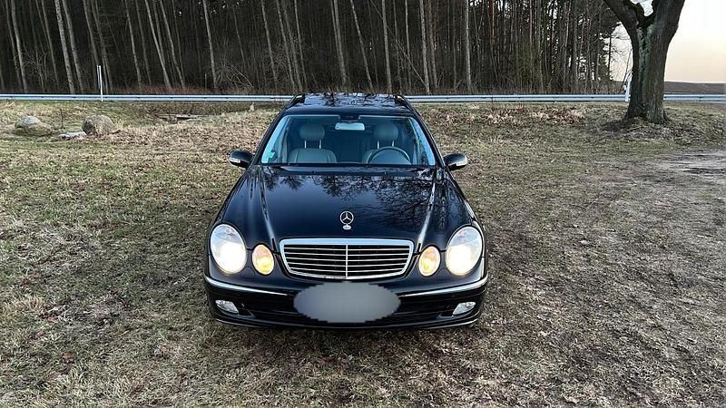 Gebraucht Mercedes E240 Avantgarde 177 PS (130 kW) 2004 Schwarz Kombi