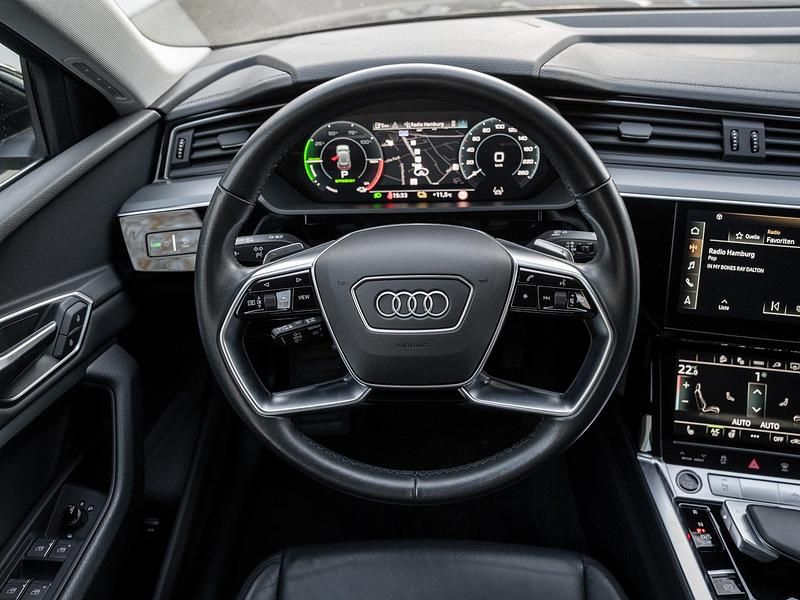 Second-hand Audi e-tron Advanced 230 kW (313 CP) 2021 Negru SUV