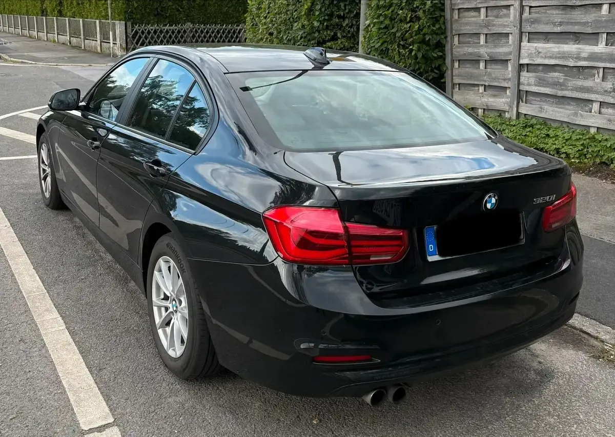 Gebraucht BMW 320 Efficient Dynamics 184 PS (135 kW) 2017 Schwarz Limousine