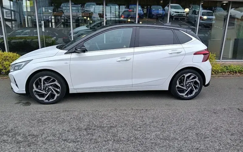 Gebraucht Hyundai i20 Prime 100 PS (73 kW) 2022 Weiß Kleinwagen