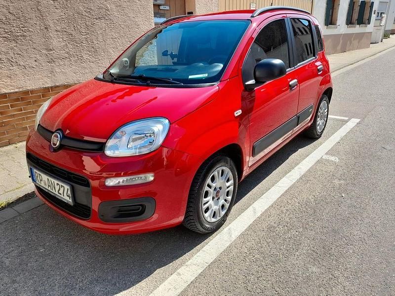 Gebraucht Fiat Panda Lounge 69 PS (50 kW) 2014 Rot Kleinwagen