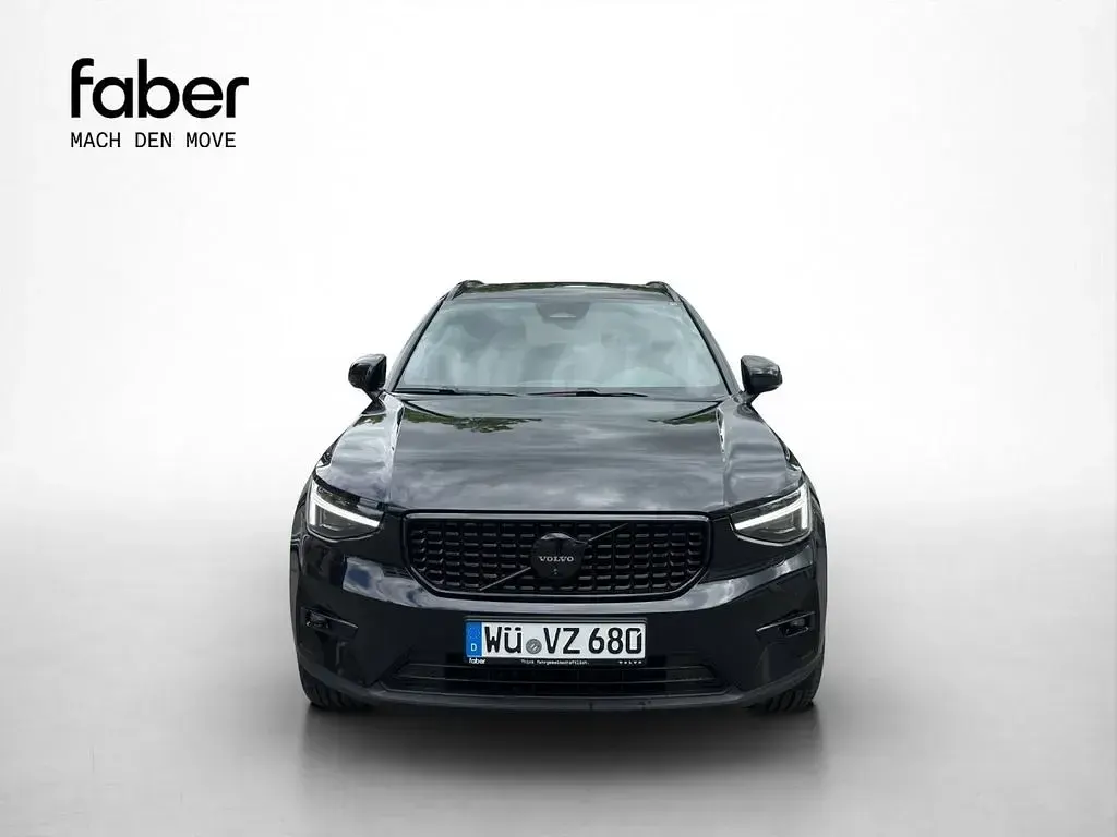 Gebraucht Volvo XC40 Plus 163 PS (119 kW) 2026 Schwarz SUV