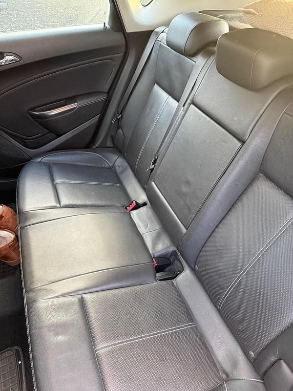 Gebraucht Opel Astra 160 PS (117 kW) 2011 Weiß Limousine