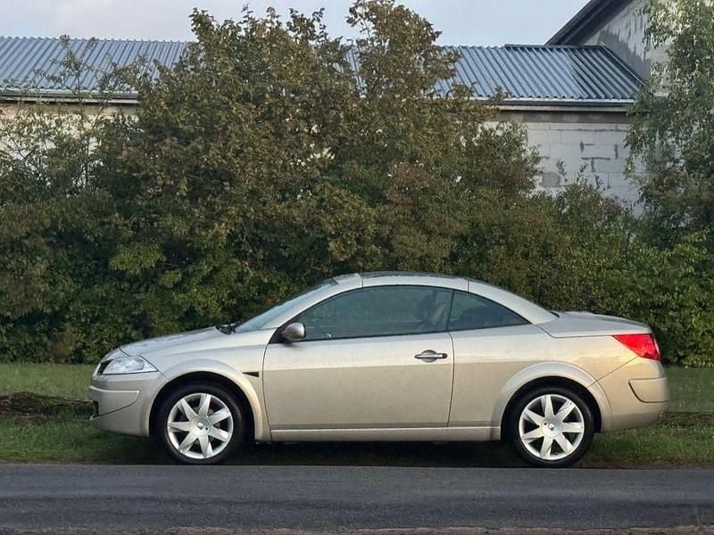 Beige Gebraucht 2006 Renault Mégane Cabriolet Dynamique Cabrio | 2.250 € (Guter Preis) - Bild 1/4