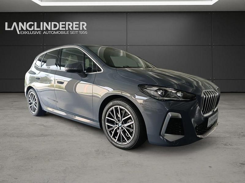 Sparkling kupfergrau metallic Gebraucht 2024 BMW 223 Active Tourer M Sport Van / Kleinbus | 39.900 € (Fairer Preis) - Bild 1/4