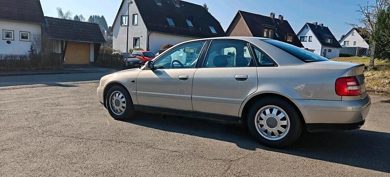 Gebraucht Audi A4 101 PS (74 kW) 2000 Beige Limousine