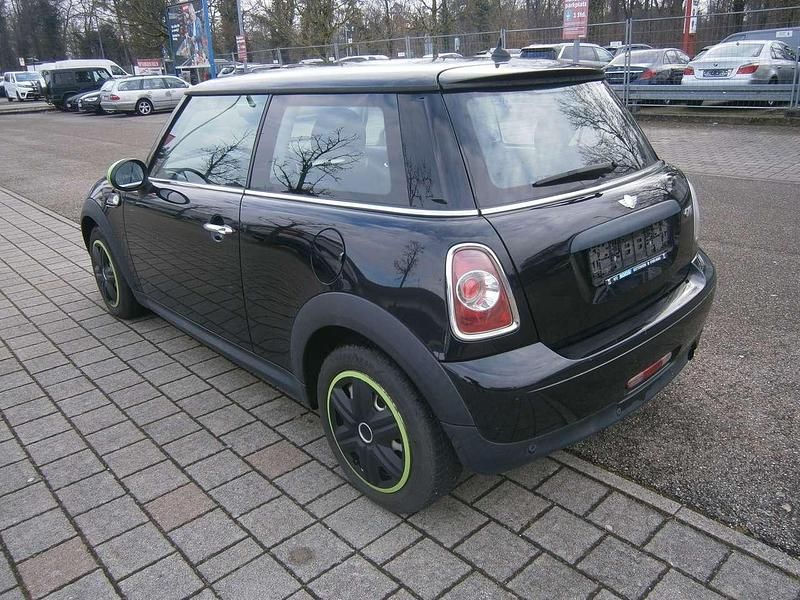 Gebraucht Mini ONE 75 PS (55 kW) 2013 Midnight black metallic Kleinwagen