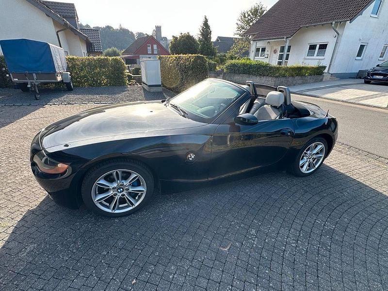 Schwarz Gebraucht 2003 BMW Z4 Sport Line Cabrio | 7.999 € (Guter Preis) - Bild 1/4