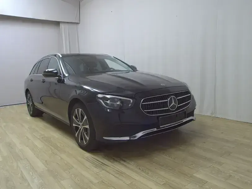 Gebraucht Mercedes E300 Avantgarde 320 PS (235 kW) 2021 Schwarz Kombi