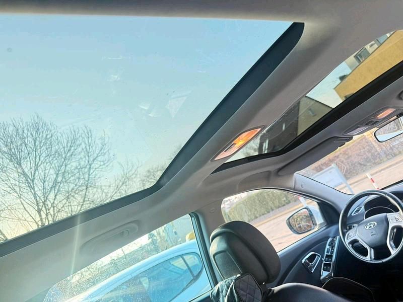 Gebraucht Hyundai ix35 163 PS (119 kW) 2011 Weiß SUV