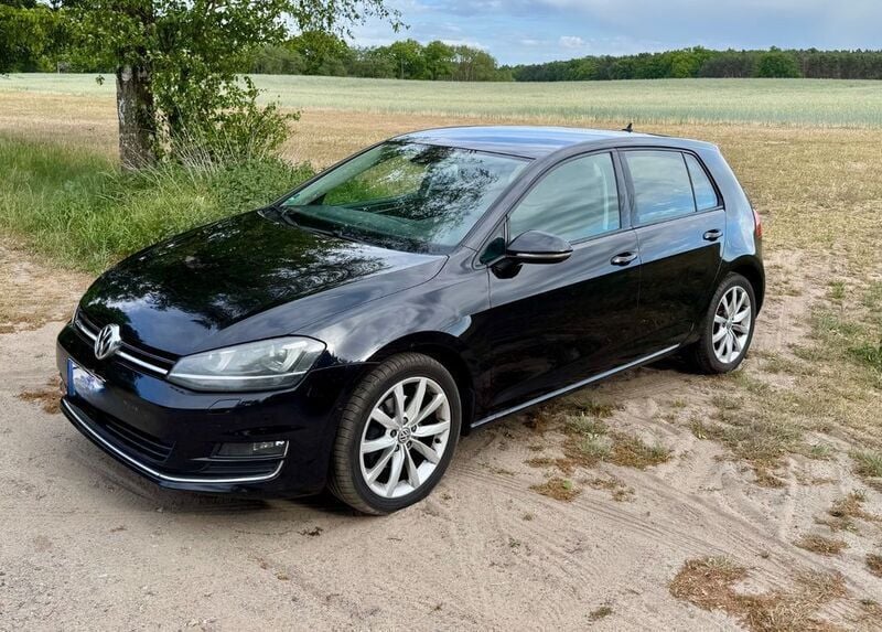 Schwarz Gebraucht 2013 VW Golf VII Highline Limousine | 8.900 € (Guter Preis) - Bild 1/4
