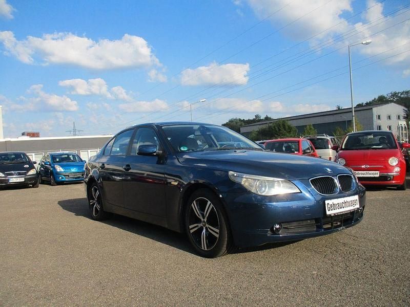 Blau Gebraucht 2004 BMW 520 Limousine | 3.990 € (Fairer Preis) - Bild 1/4