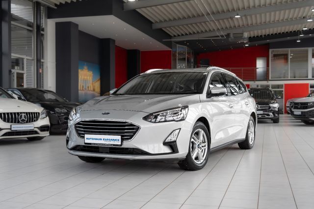 Polarsilber metallic Gebraucht 2022 Ford Focus Cool & Connect Kombi | 15.980 € (Superpreis) - Bild 1/4