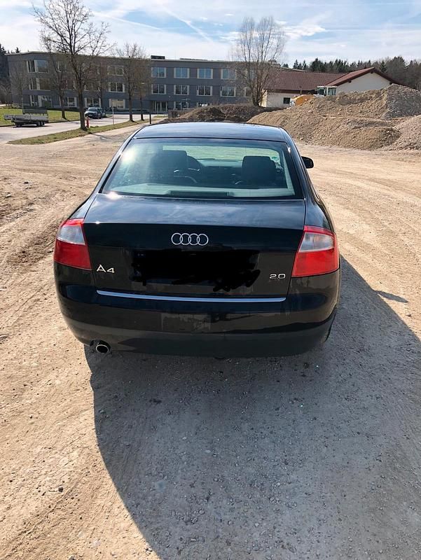 Second-hand Audi A4 136 CP (100 kW) 2001 Negru Berlinǎ