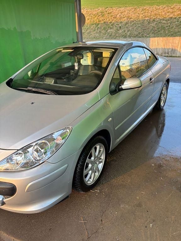 Gebraucht Peugeot 307 CC 109 PS (80 kW) 2007 Silber Cabrio