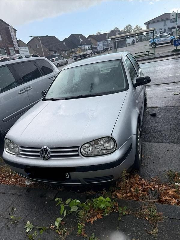 Silber Gebraucht 2001 VW Golf IV Limousine | 1.050 € (Fairer Preis) - Bild 1/4