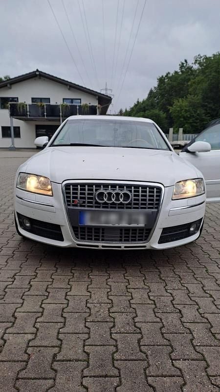 Weiß Gebraucht 2007 Audi A8 Limousine | 10.500 € (Etwas zu teuer) - Bild 1/4