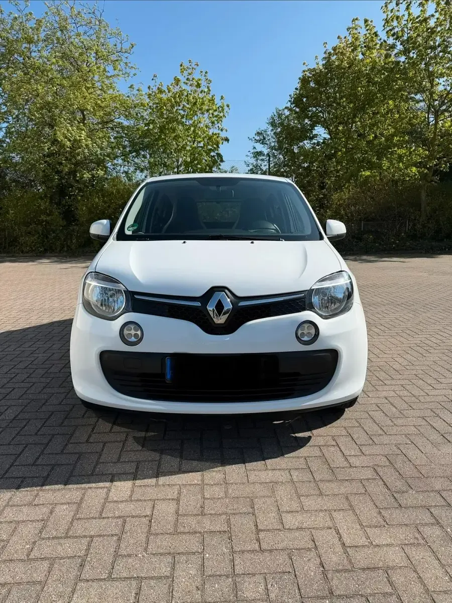 Second-hand Renault Twingo 71 CP (52 kW) 2015 Alb Hatchback