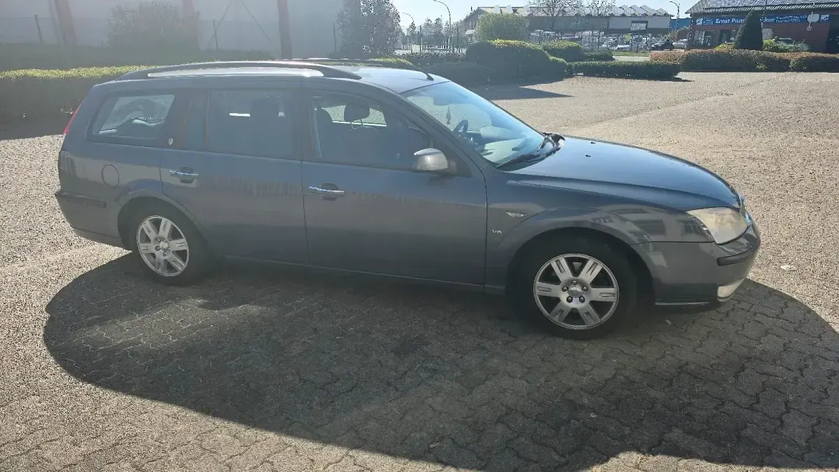 Gebraucht Ford Mondeo 170 PS (125 kW) 2005 Grau Kombi