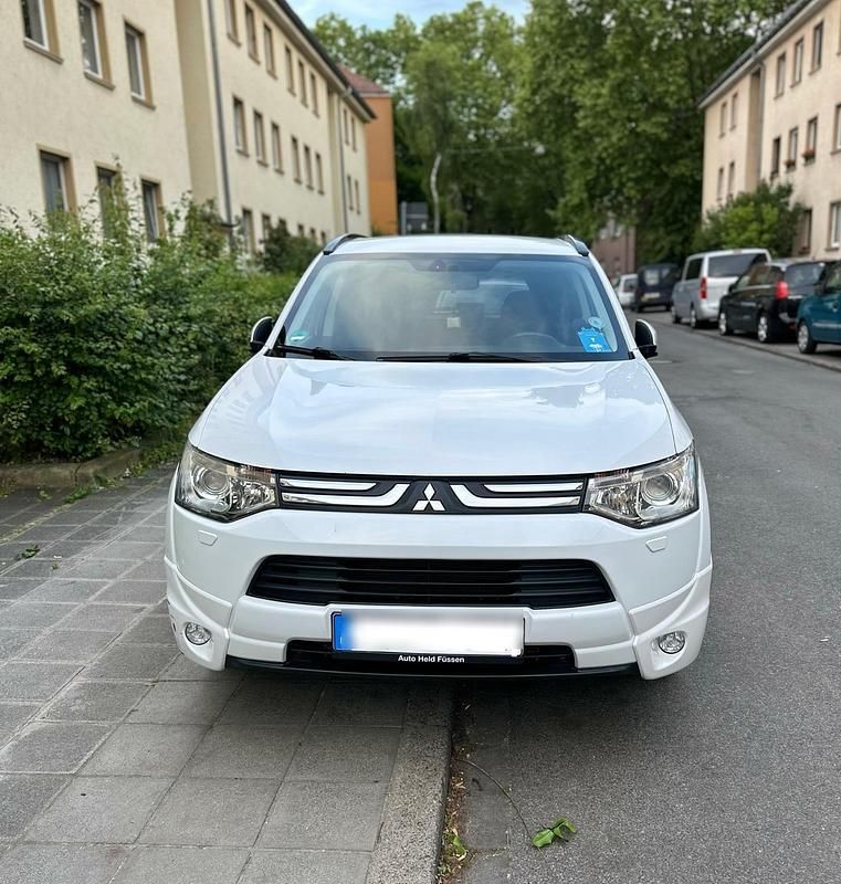 Weiß Gebraucht 2013 Mitsubishi Outlander SUV | 12.000 € - Bild 1/4
