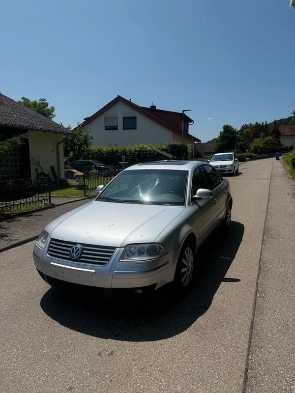 Silber Gebraucht 2003 VW Passat Limousine | 750 € (Superpreis) - Bild 1/4