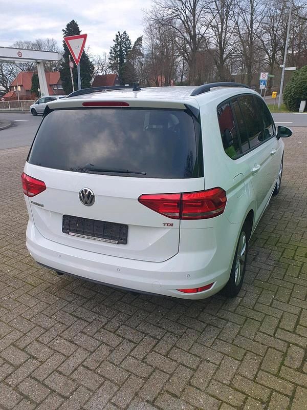 Gebraucht VW Touran 115 PS (84 kW) 2017 Weiß Van / Kleinbus