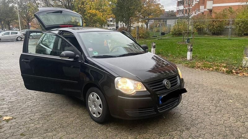 Schwarz Gebraucht 2006 VW Golf IV Kleinwagen | 2.390 € - Bild 1/4