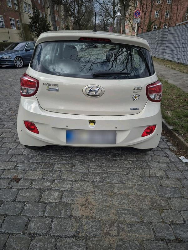 Gebraucht Hyundai i10 87 PS (63 kW) 2015 Andere farben Kleinwagen