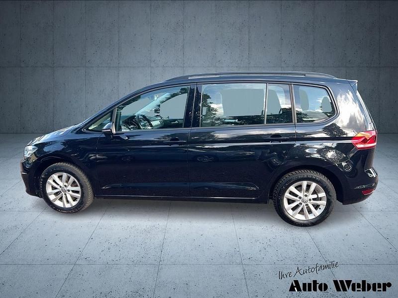 Gebraucht VW Touran Comfortline 116 PS (85 kW) 2018 Deep black perleffekt (metallic) Van / Kleinbus