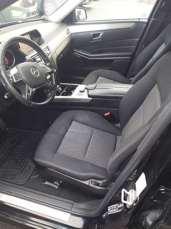 Gebraucht Mercedes E220 Elegance 170 PS (125 kW) 2013 Schwarz Limousine