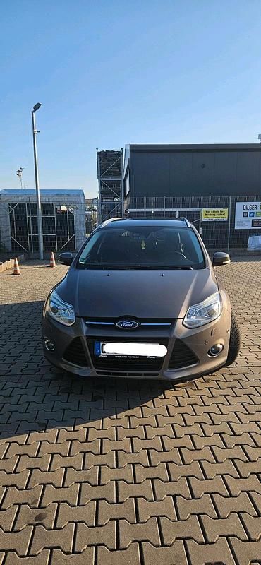 Gebraucht Ford Focus Titanium 163 PS (119 kW) 2011 Braun Kombi