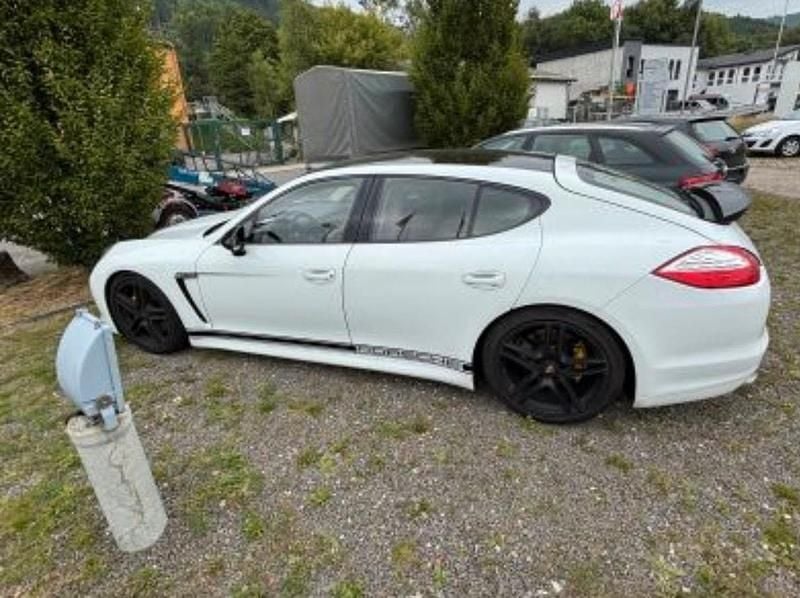 Weiß Gebraucht 2011 Porsche Panamera 4S Limousine | 16.900 € (Superpreis) - Bild 1/4