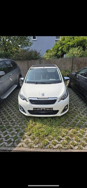 Weiß Gebraucht 2016 Peugeot 108 Allure Kleinwagen | 6.800 € (Guter Preis) - Bild 1/4