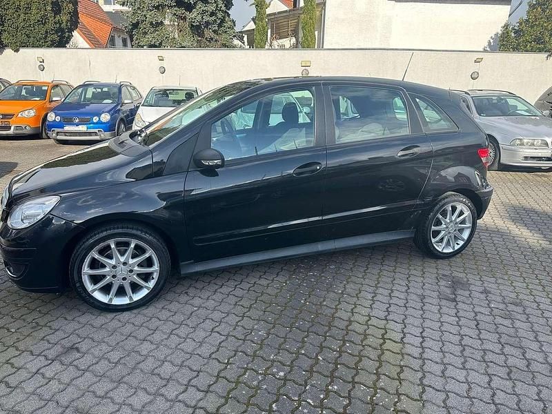 Gebraucht Mercedes B170 116 PS (85 kW) 2007 Kosmosschwarz  metalliclack Van / Kleinbus