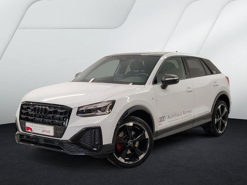 Gletscherweiß metallic Gebraucht 2025 Audi Q2 S-Line SUV | 45.990 € - Bild 1/4