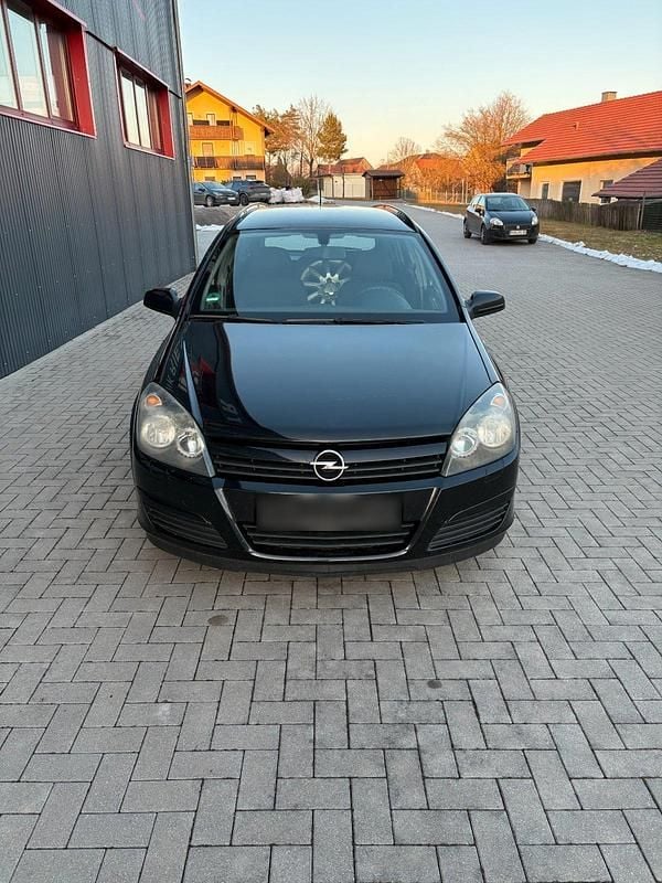 Używany Opel Astra Edition 101 KM (74 kW) 2005 Czarny Kombi