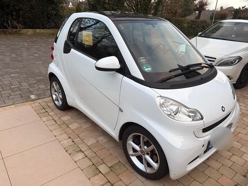 Gebraucht Smart ForTwo Coupé 71 PS (52 kW) 2011 Weiß Coupé